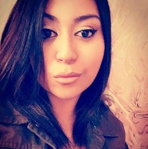 Meet your Posher, Angie